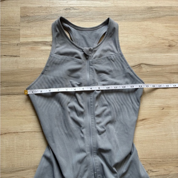 Lululemon Running One Piece Women's Gray Sleeveless Zip-Front Jumpsuit Romper - Picture 5 of 13